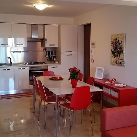 Baia Giardini Apartments Екстер'єр фото
