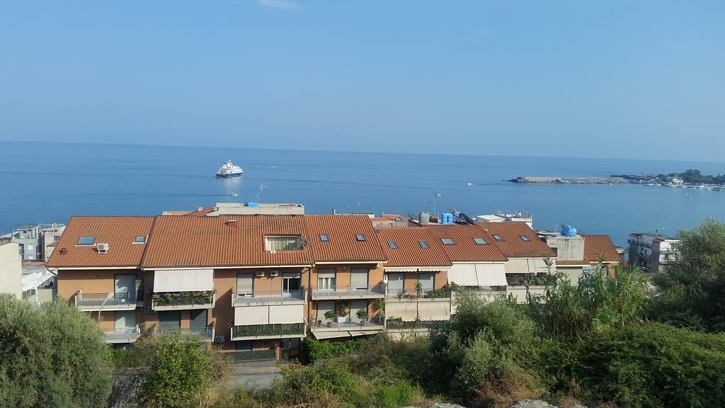 Baia Giardini Apartments Екстер'єр фото