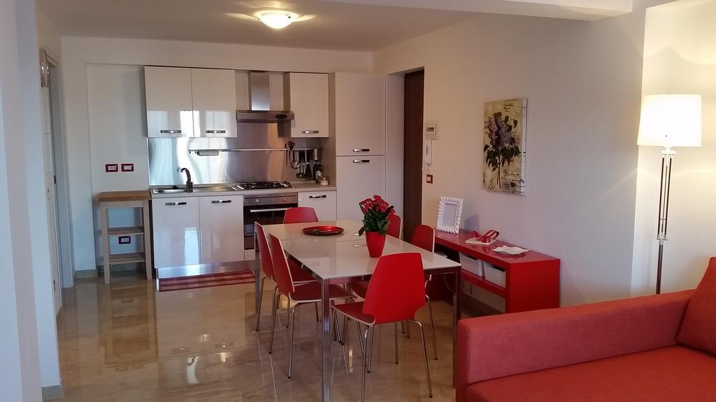 Baia Giardini Apartments Екстер'єр фото